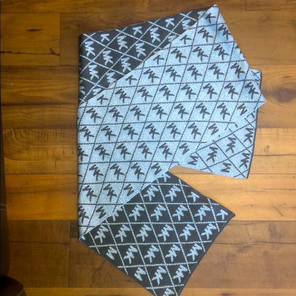 Black & grey Michael Kors scarf